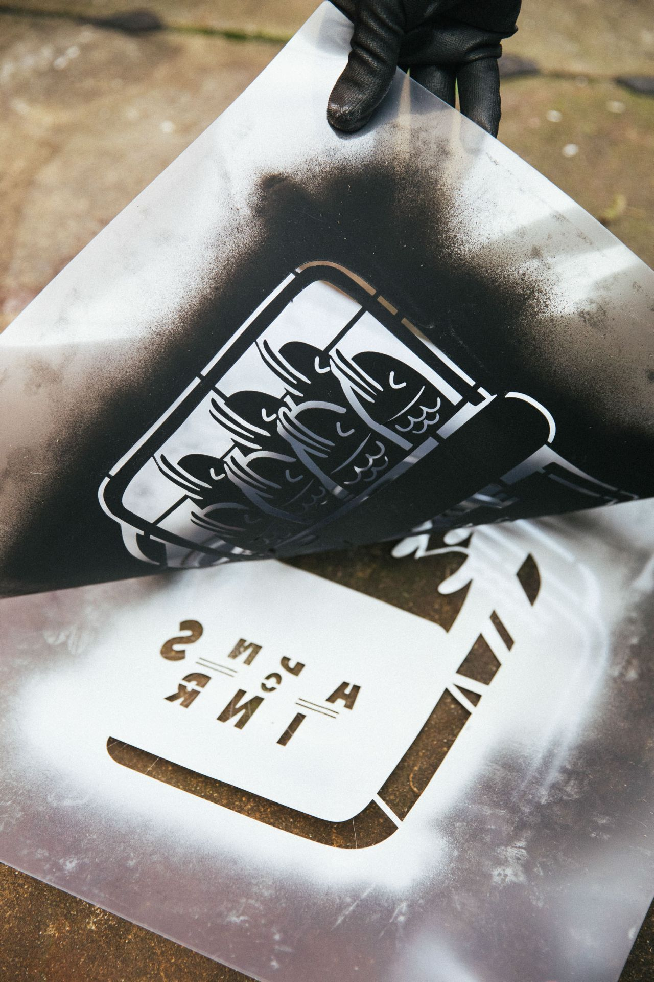 Obrázek: 2411-montanacans-stencil-spray-ds-022-8636-1920x1920