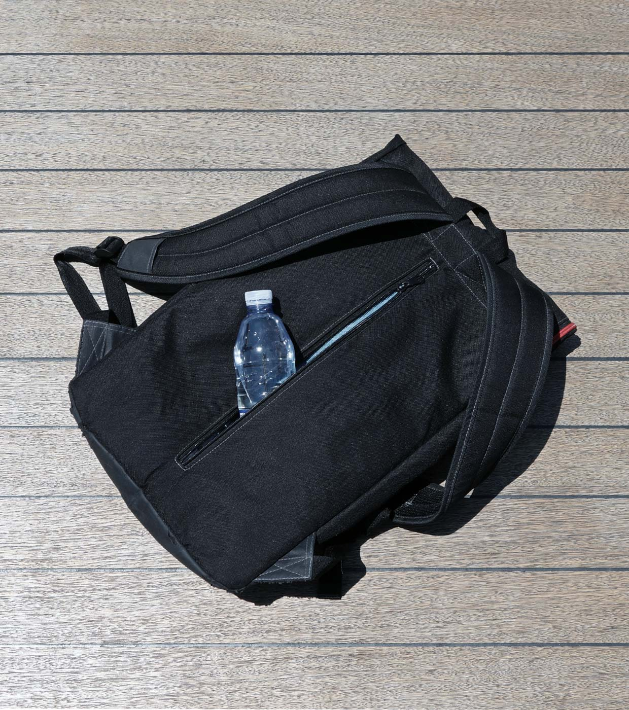 Obrázek: mr-serious-to-go-backpack-back-open-1